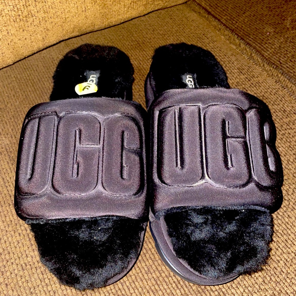 Ugg slides size 9.